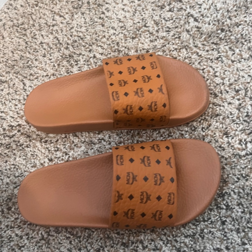 MCM Monogram Logo Slides (Cognac  / Classic, Size 40) - Picture 4 of 7